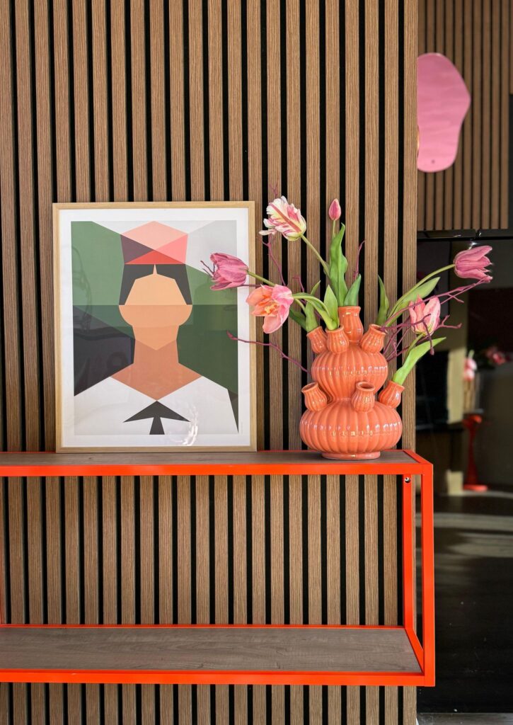 Een kunstwerk van Noortje, wil je meer weten over formaten, prijzen en meer? Kom dit en meer van de werken bekijken bij Unit4Art of neem contact op via www.unit4art.nl